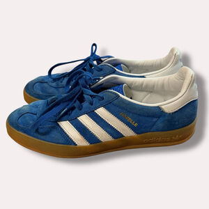 Adidas Gazelle Blue Suede Sneakers Gum Sole White Stripes Women’s US 5.5